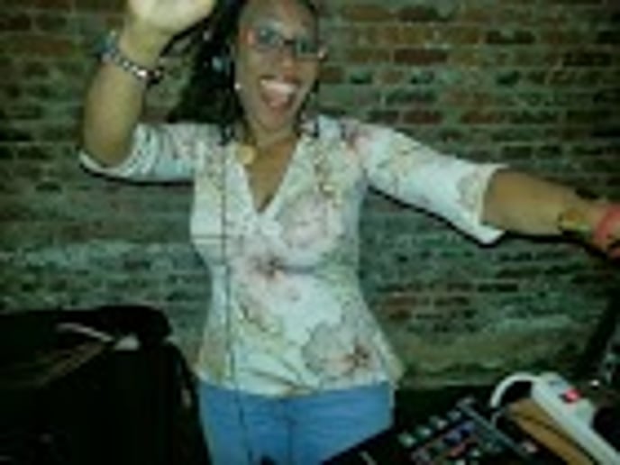 Gallery photo 1 of DJ Tossing T