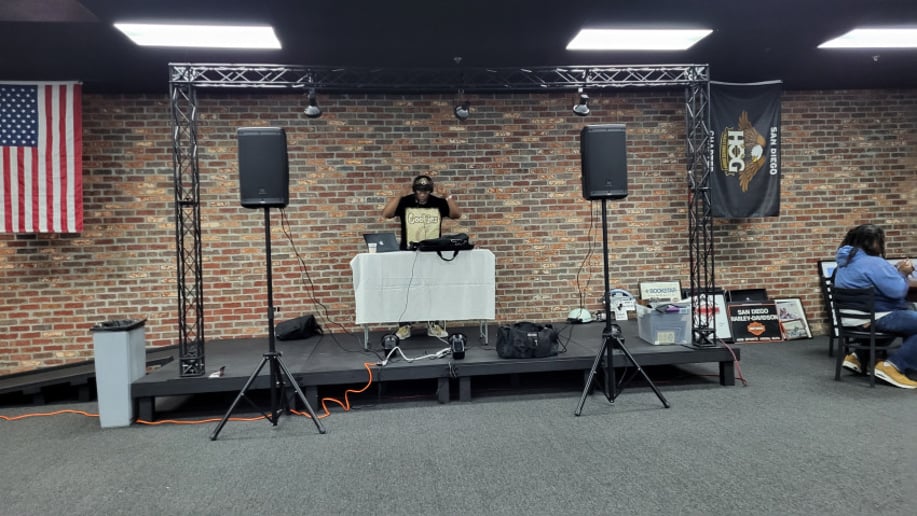 Gallery photo 2 of Dj Tra
