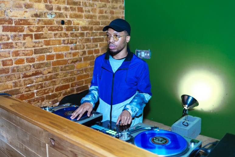 Gallery photo 1 of DJ Triza
