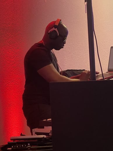 Gallery photo 9 of DJ Troy-P