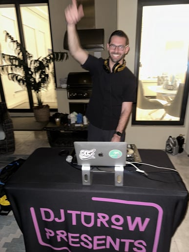 Gallery photo 7 of DJ Turow Presents