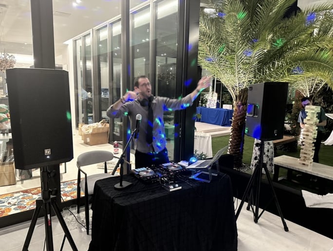 Gallery photo 8 of DJ Turow Presents