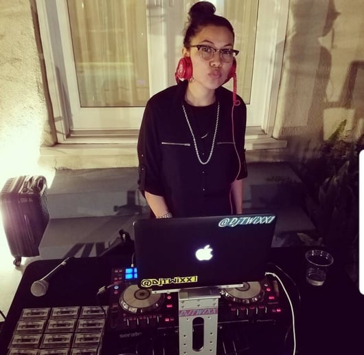 Gallery photo 9 of Dj Twixx