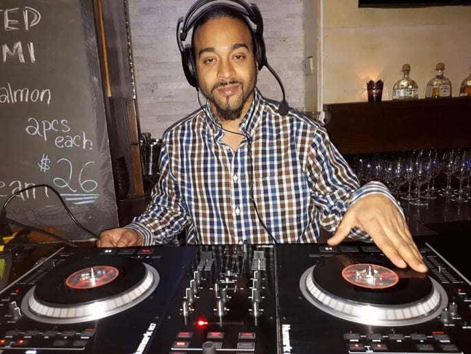 Gallery photo 9 of DJ Versatile