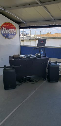 Gallery photo 8 of DJ V.i.c