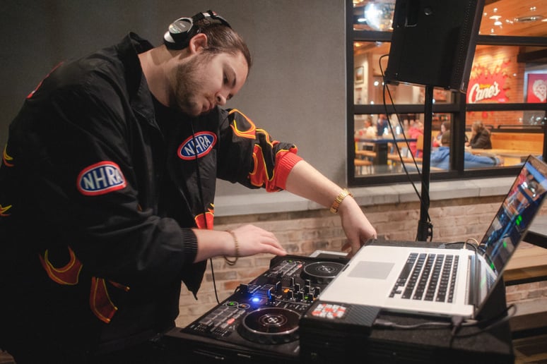 Gallery photo 2 of DJ Vision