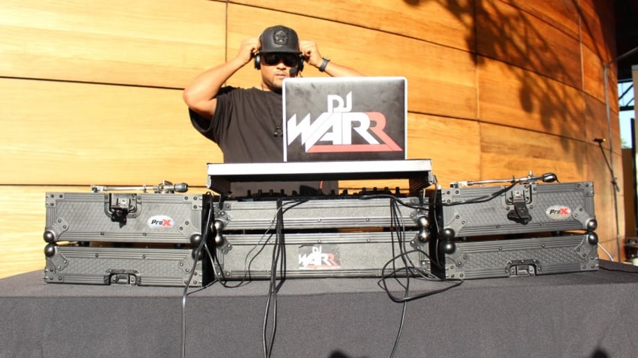 Gallery photo 1 of Dj Warr