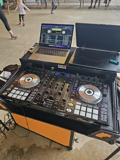 Gallery photo 3 of DJ Woopeneck