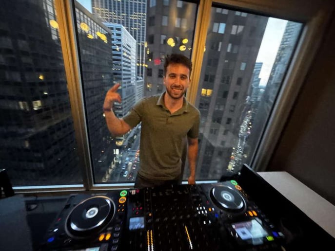 Gallery photo 5 of DJ Xander