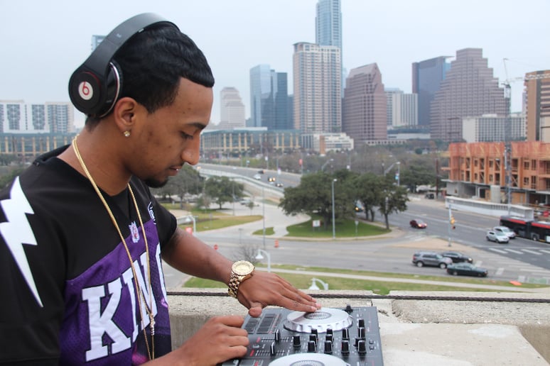 Gallery photo 8 of DJ Young Miller