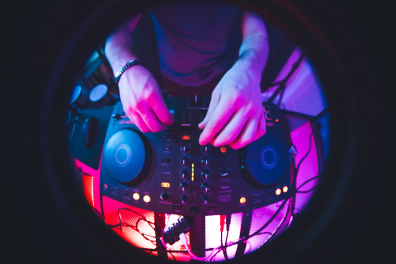 Gallery photo 5 of DJ Zaloum