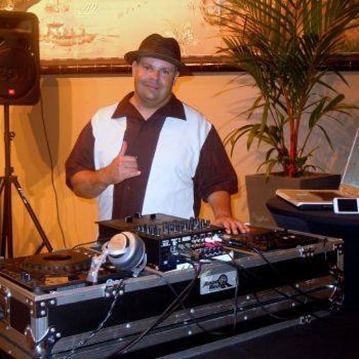 Gallery photo 4 of DJ Zinn - Maui's Party Rocking DJ