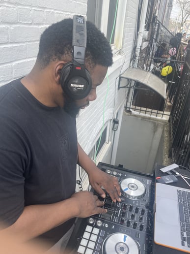 Gallery photo 3 of DJ BIZzSALeS