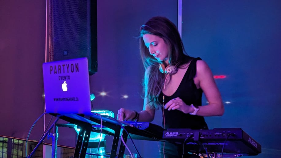 Gallery photo 7 of DJen