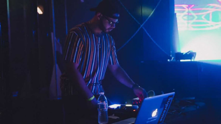 Gallery photo 3 of DJ Faboloso