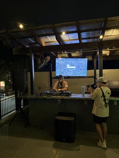 Gallery photo 2 of DJ Giovanni Gallarzo