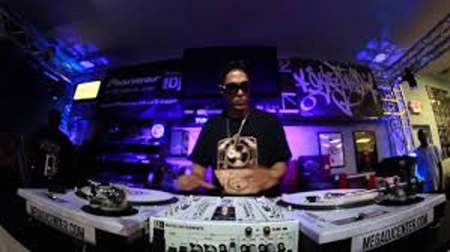 Gallery photo 1 of DjHypnotize aka The HZA