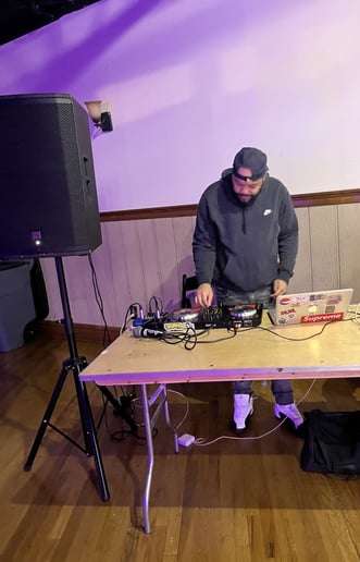 Gallery photo 2 of DJ Maximo NYC
