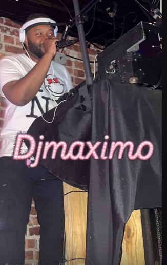 Gallery photo 3 of DJ Maximo NYC
