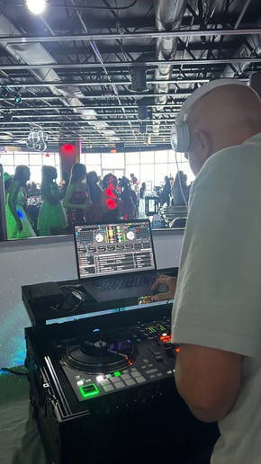 Gallery photo 6 of Djninelive