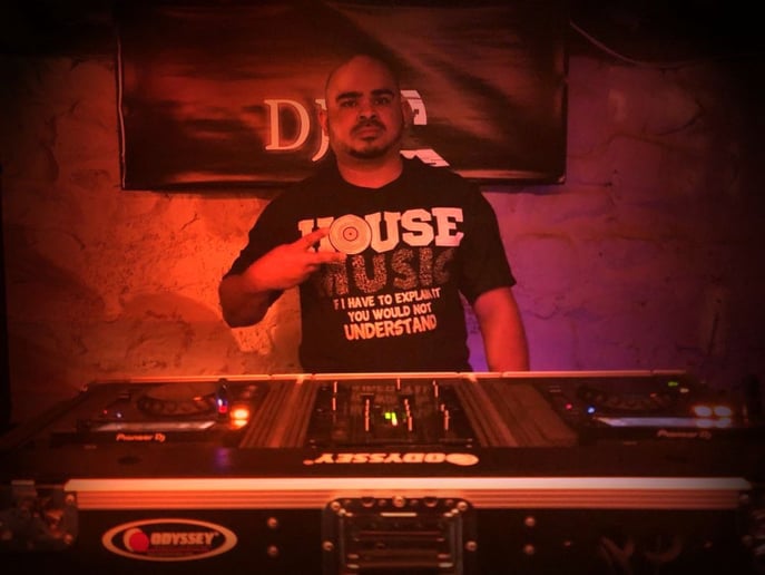 Gallery photo 12 of DJQ