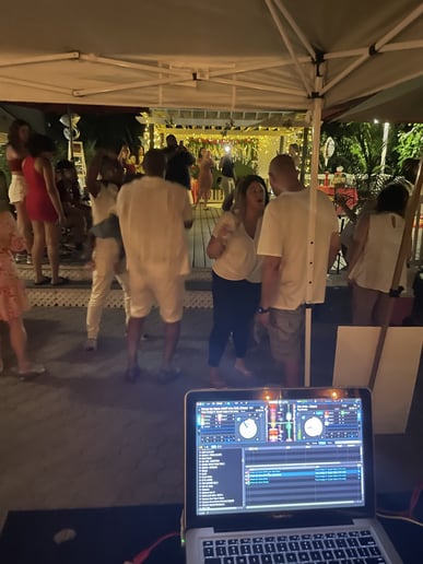 Gallery photo 10 of Djqs1