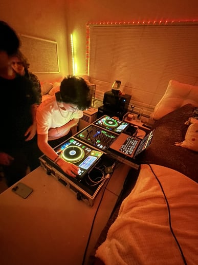 Gallery photo 9 of Sound Wave Music