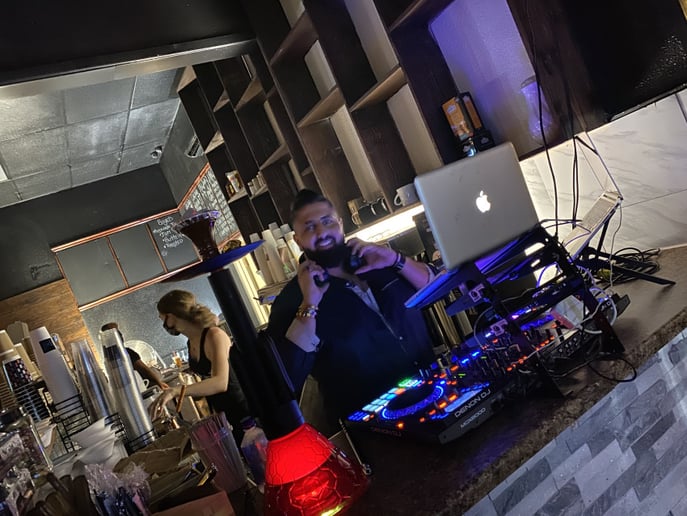Gallery photo 3 of DJShowMadness