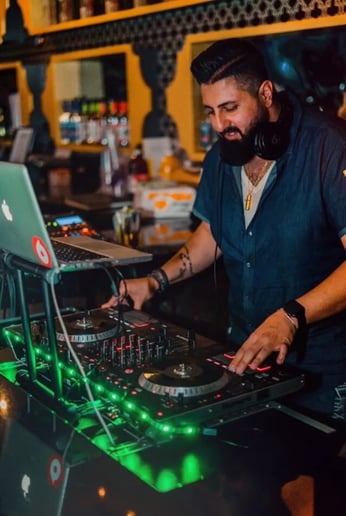 Gallery photo 6 of DJShowMadness