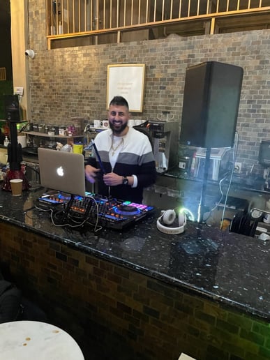 Gallery photo 7 of DJShowMadness