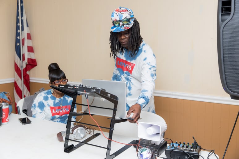Gallery photo 1 of DJ Timdogg100 Mobile DJ Services