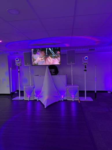 Gallery photo 1 of DJ Silk