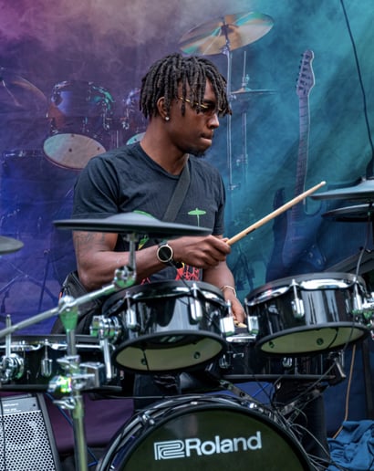 Gallery photo 1 of D'kenek (Diverse Connection)