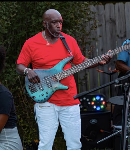 Gallery photo 2 of D'kenek (Diverse Connection)