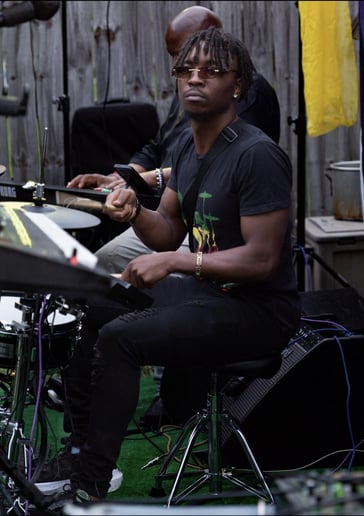Gallery photo 6 of D'kenek (Diverse Connection)