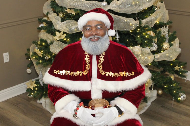 Gallery photo 6 of DMV Santa Claus