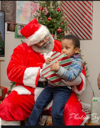Gallery photo 11 of DMV Santa Claus