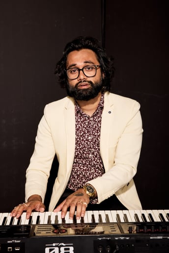 Gallery photo 3 of Doctor Das - Jazz, Classical, Modern