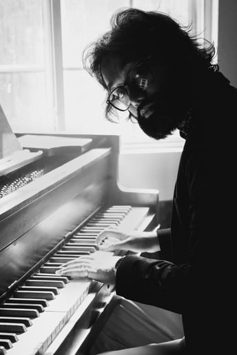 Gallery photo 7 of Doctor Das - Jazz, Classical, Modern