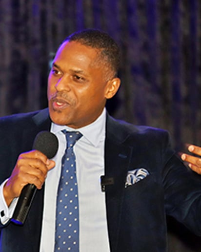 Gallery photo 3 of Doctor Ro Inspirational Speaker