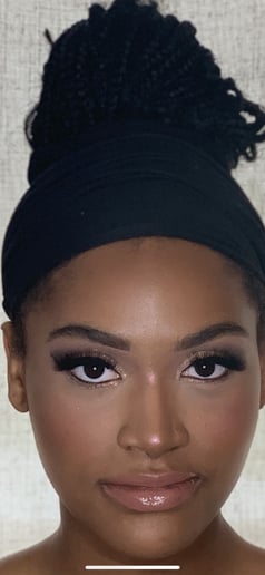 Gallery photo 3 of Doji MUA