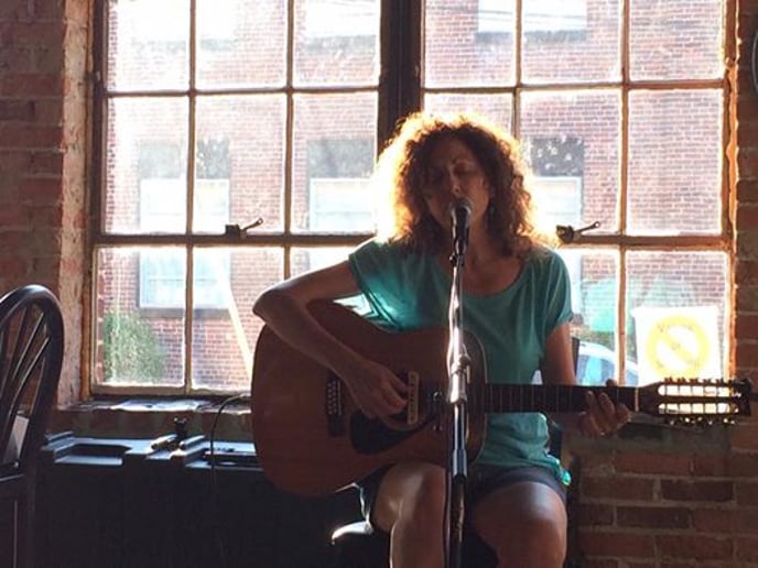 Gallery photo 1 of Donna and Her Guitar