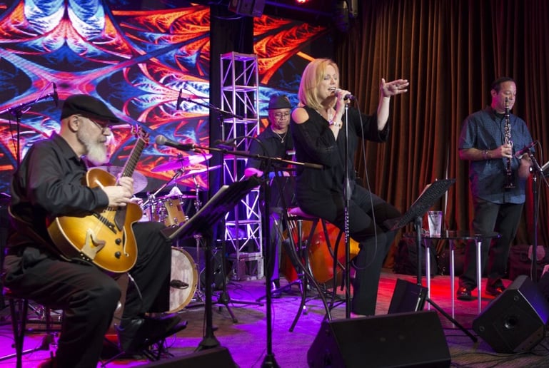 Gallery photo 1 of Donna Deussen Jazz Vocalist