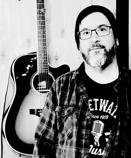 Gallery photo 2 of Donnie Carman Live Acoustic Music