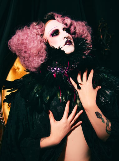 Gallery photo 2 of Dorian Dietrich | Singing Burlesque