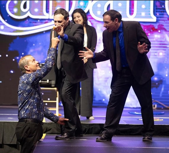 Gallery photo 5 of Double Vision - Twin Magic and Comedy