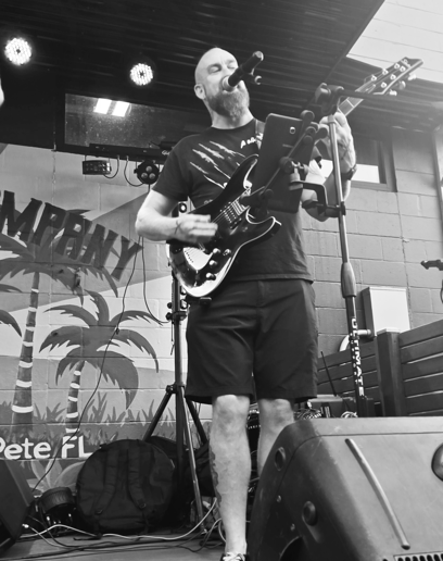 Gallery photo 5 of Downsyde Up 90's Tribute Band