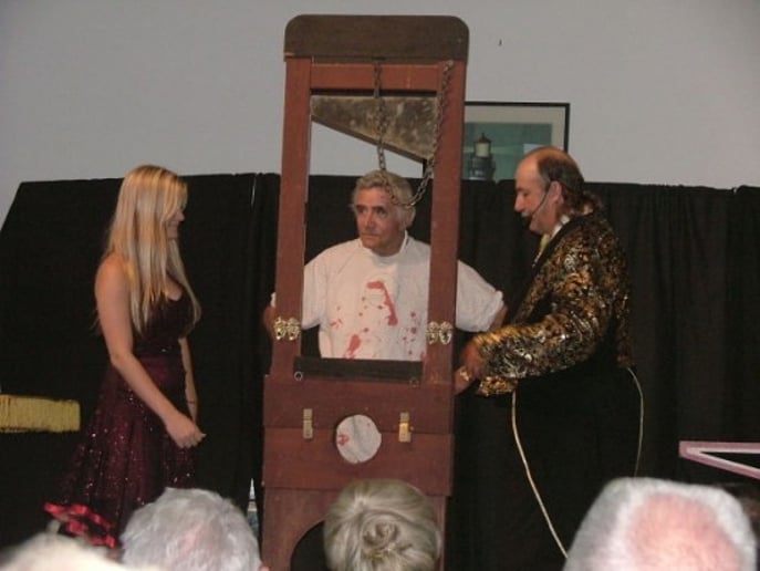 Gallery photo 4 of Dr. Delusions Illusions Comedy Magic Show