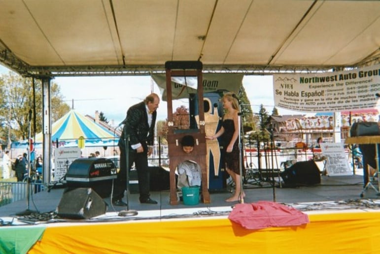 Gallery photo 11 of Dr. Delusions Illusions Comedy Magic Show