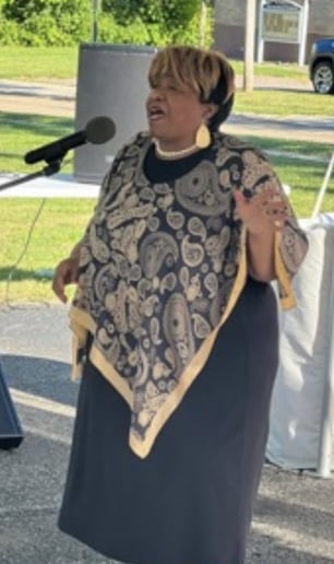 Gallery photo 5 of Dr. Gwendolyn Hayes Wedding Officiant and MORE